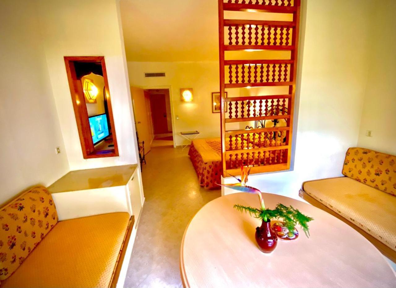 La Hotel